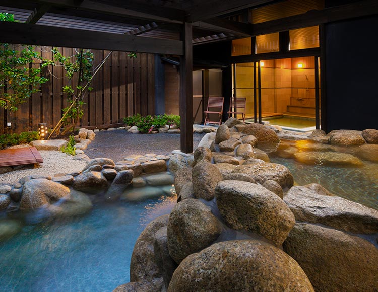 写真：昼神の棲 玄竹の露天風呂